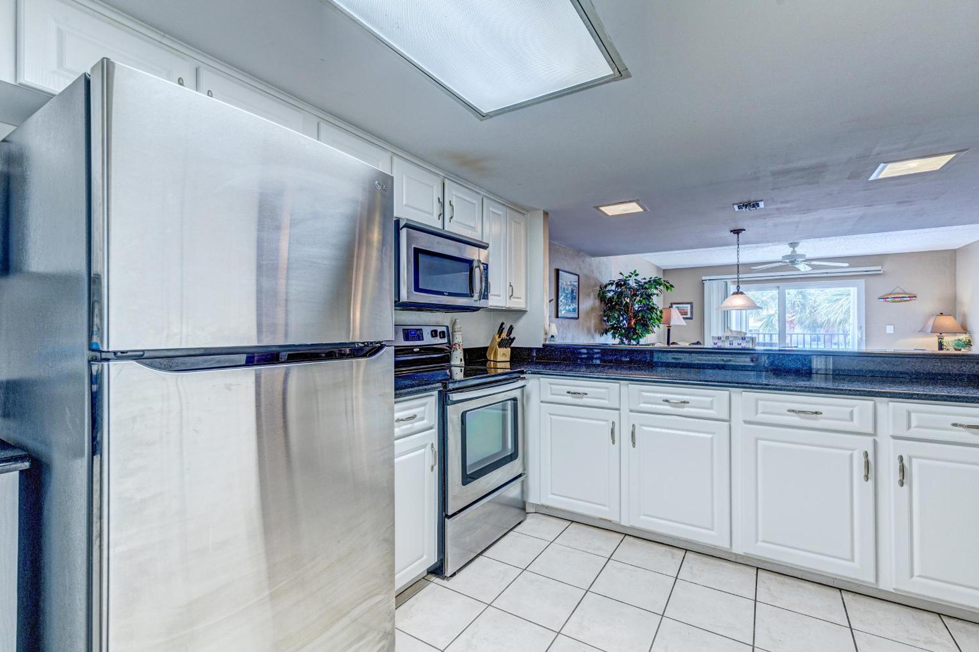 Daytona Beach Shores Condos Room photo