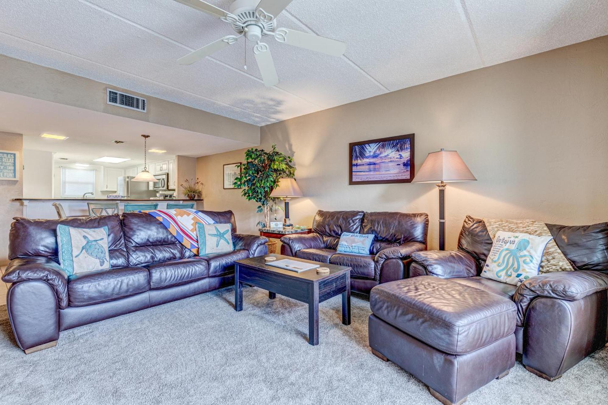 Daytona Beach Shores Condos Room photo