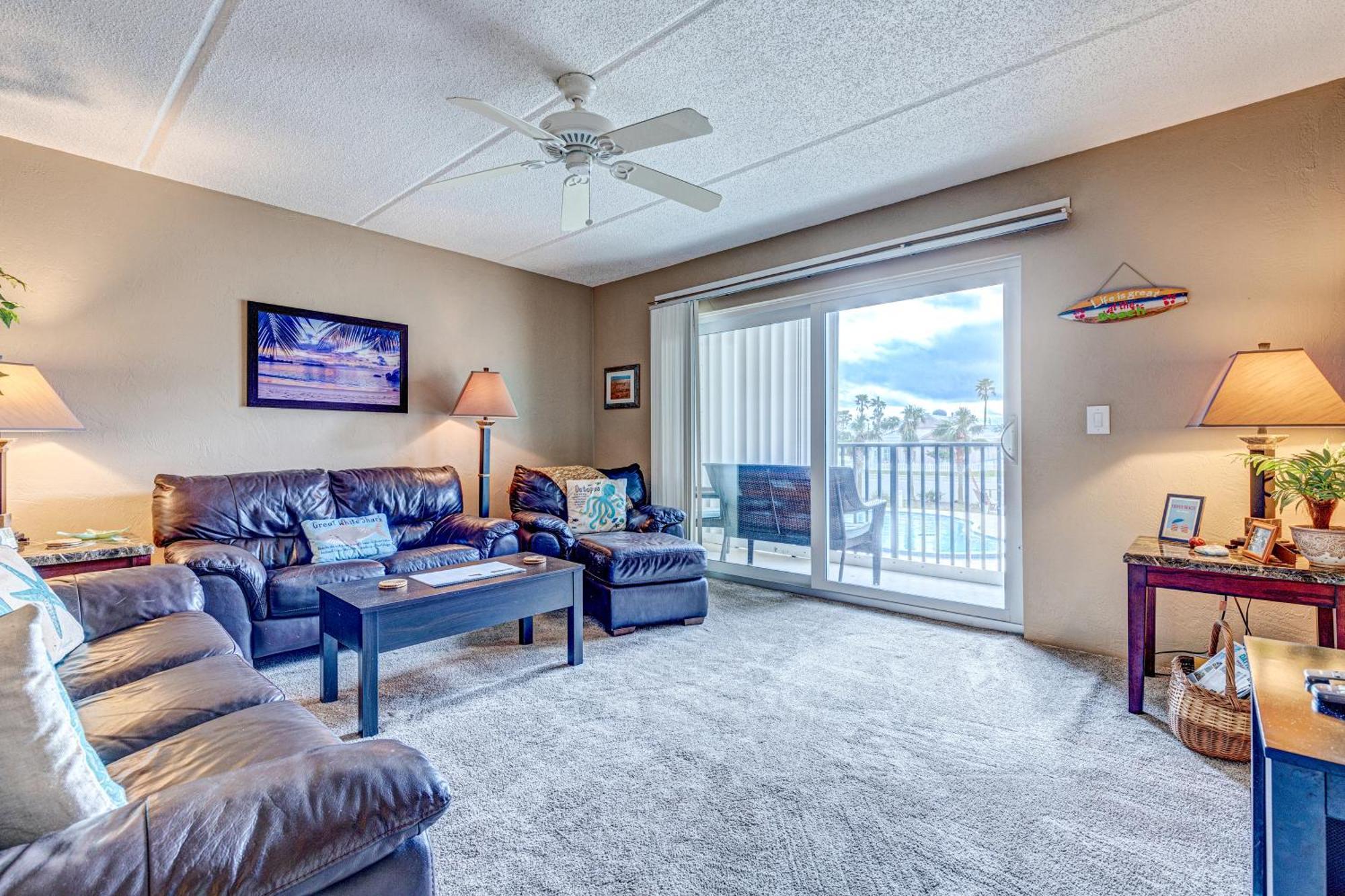 Daytona Beach Shores Condos Room photo