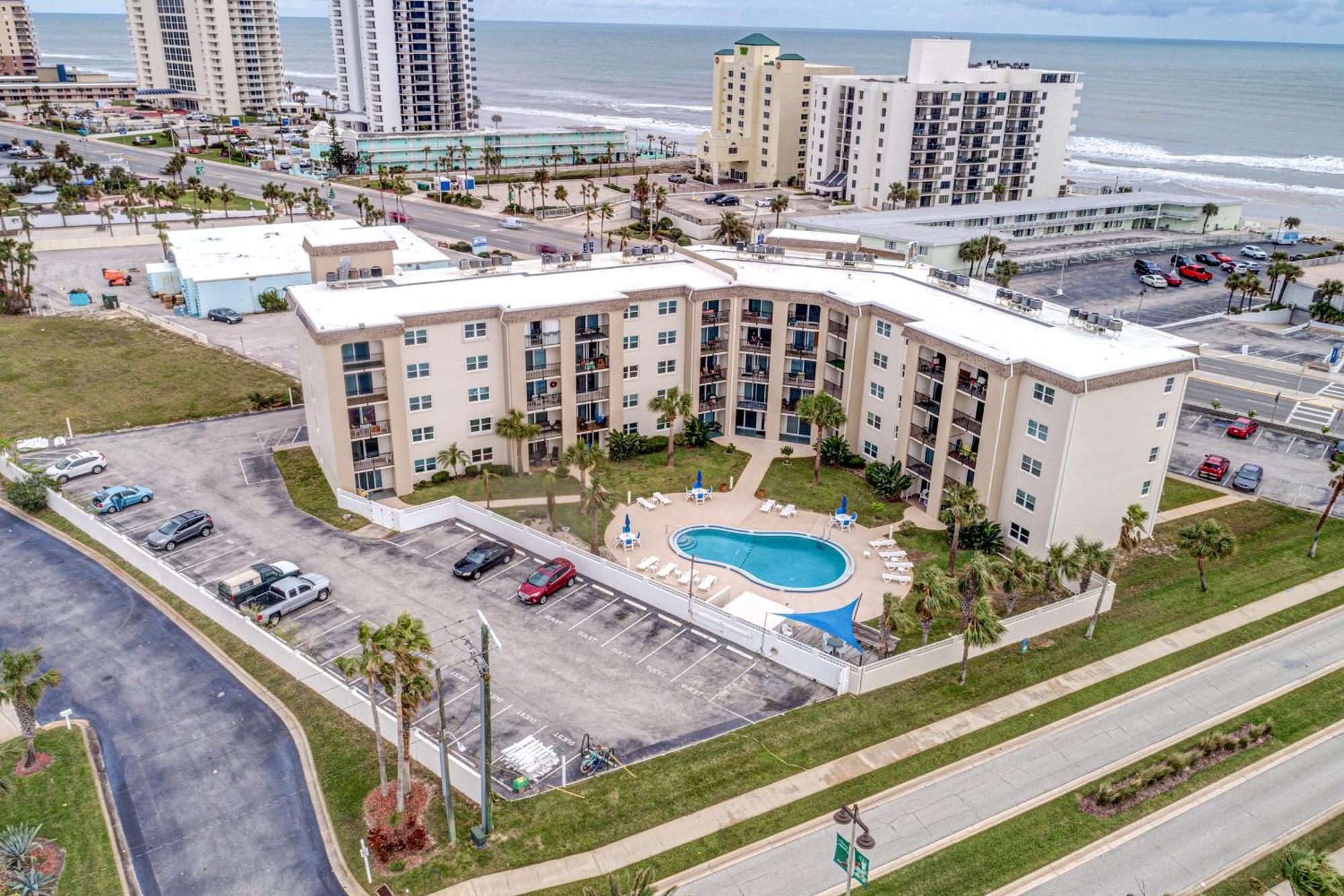 Daytona Beach Shores Condos Room photo