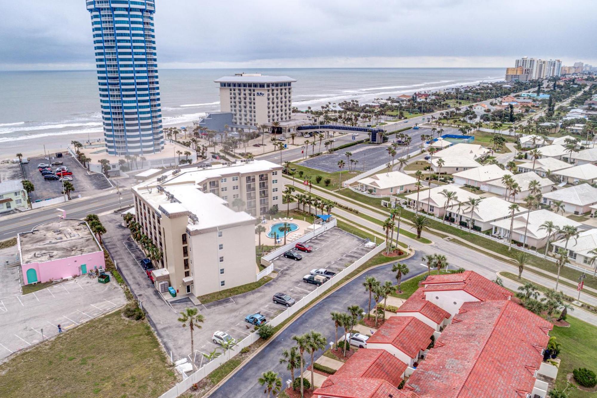 Daytona Beach Shores Condos Room photo
