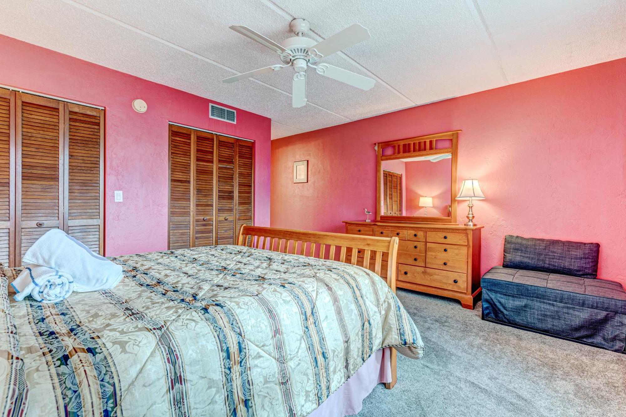 Daytona Beach Shores Condos Room photo