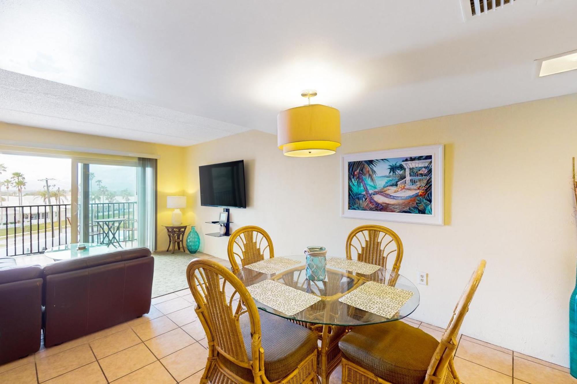 Daytona Beach Shores Condos Room photo