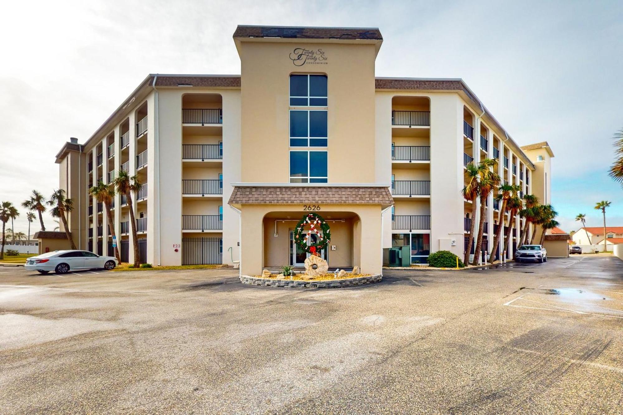 Daytona Beach Shores Condos Room photo